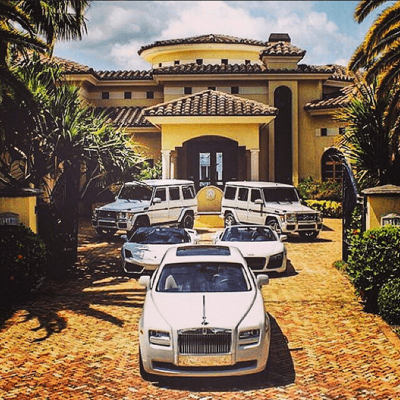 Narco Instagram Mansion Driveway