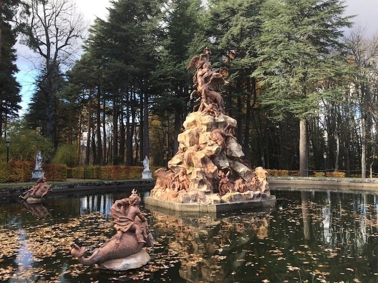 Fall Granja Fame Fountain