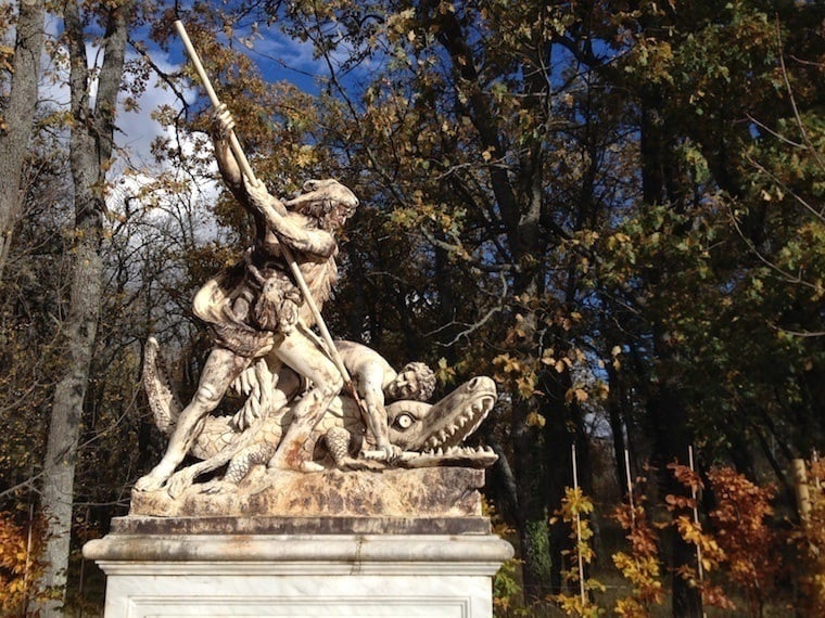 Fall Granja Statue Cocodrile