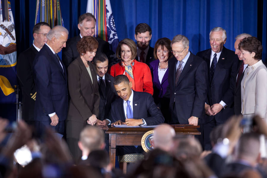 Obama Signs Dadt Repeal