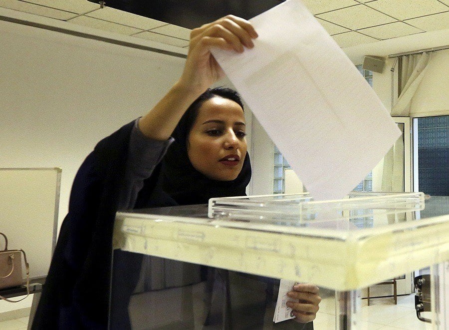 Saudi Woman Voting Ballot
