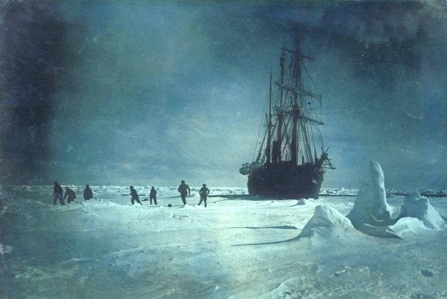 Ernest Shackleton And His Crew