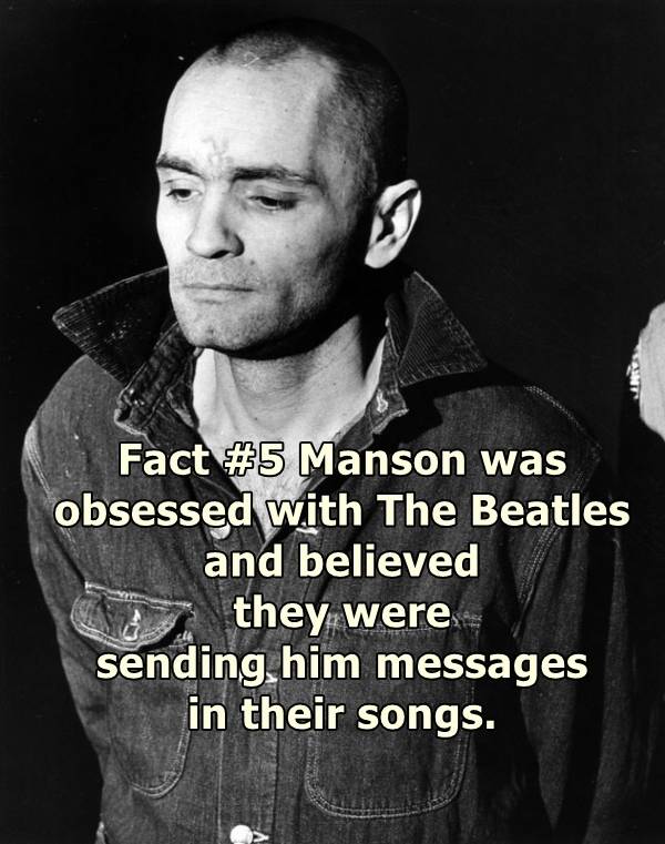 Charles Manson mit einem rasierten Kopf