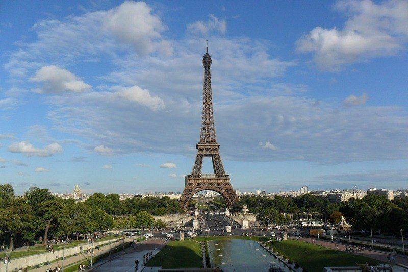 Eiffel Tower grows by 20 feet