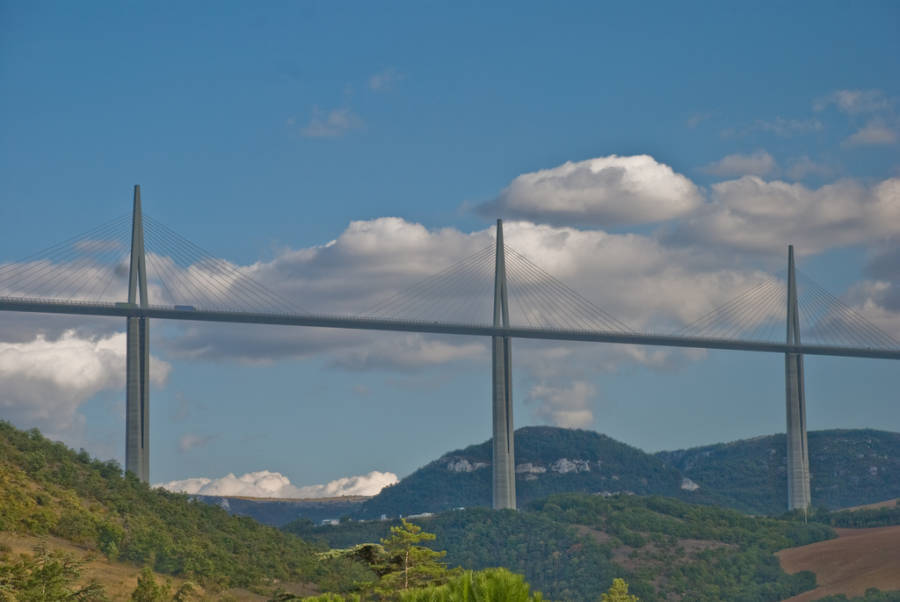 The Millau Viaduct Stunning Photos And Facts About The Worlds Tallest Bridge 