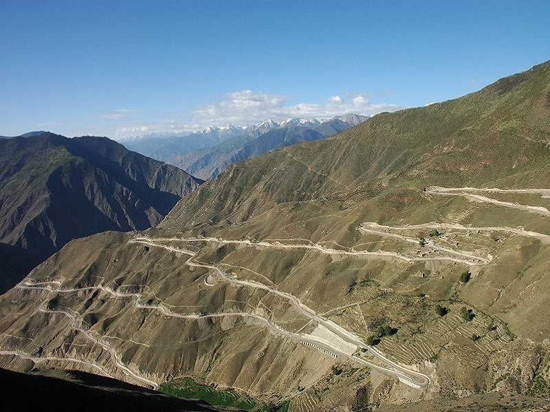 9 Of The Most Dangerous Roads In The World