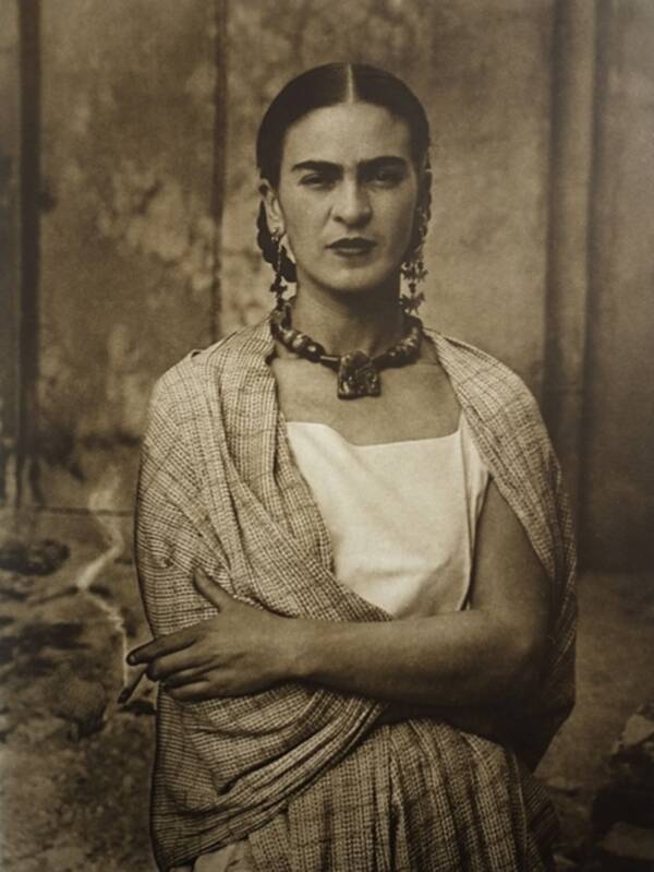 52 Enthralling Frida Kahlo Photos Of The 20th Century's Most