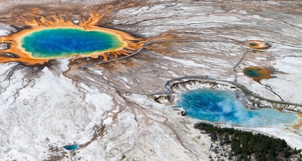 Yellowstone's Gorgeous Rainbow Hot Spring [Photos]