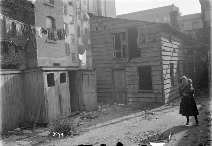 Tenement Apartments At The Beginning Of The Twentieth Century Were