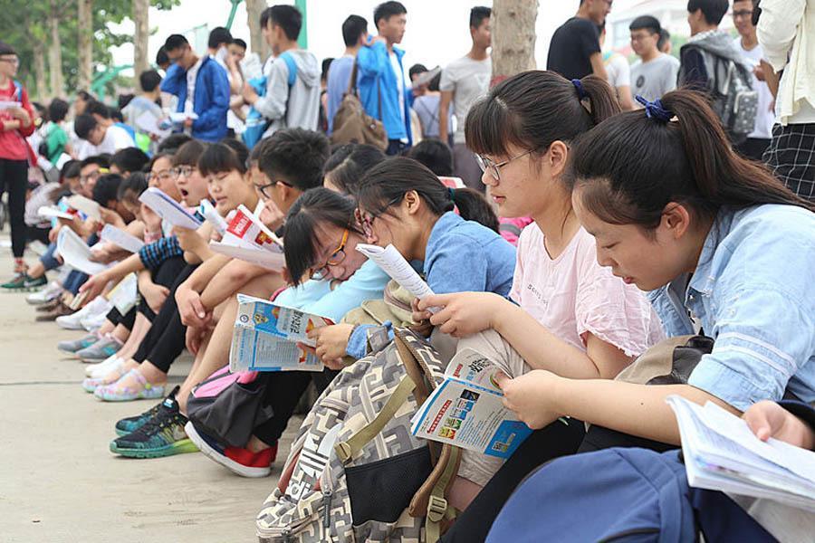 Gaokao Girls Prepare