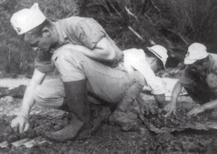 Us Marines Searching Chichijima