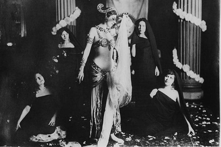 How Mata Hari Went From Famed Exotic Dancer To Alleged Ww1 Spy