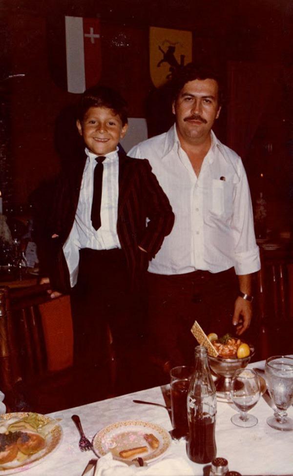 23 Fascinating Candid Photos From Pablo Escobar's Family Album