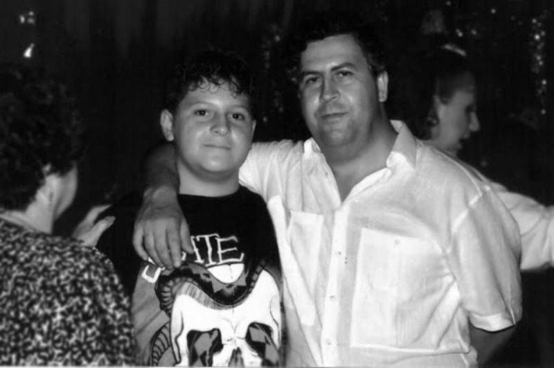 23 Fascinating Candid Photos From Pablo Escobar's Family Album