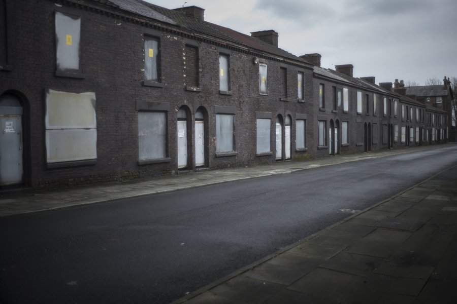 37 Haunting Photos Of Abandoned Places Across The UK