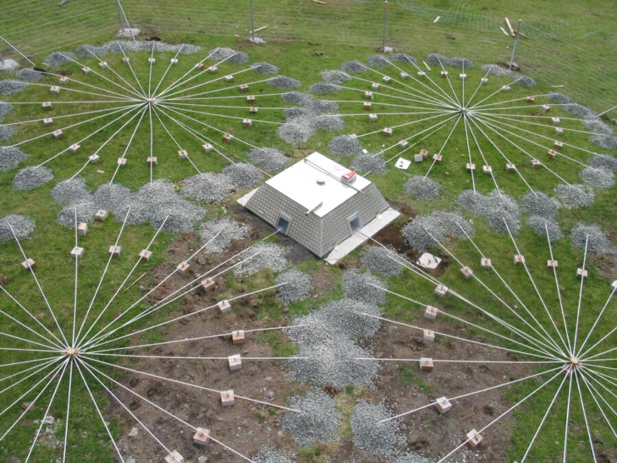 Infrasound Station Array