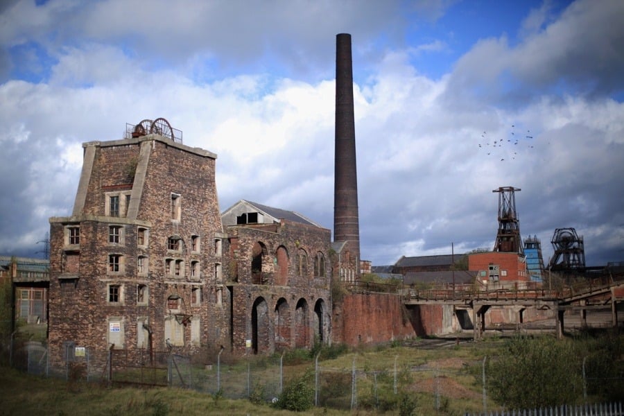 37-haunting-photos-of-abandoned-places-across-the-uk