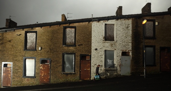 37 Haunting Photos Of Abandoned Places Across The UK