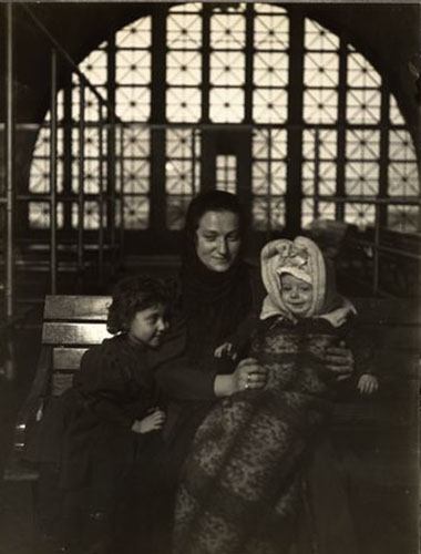 Mona Lisa Visits Ellis Island