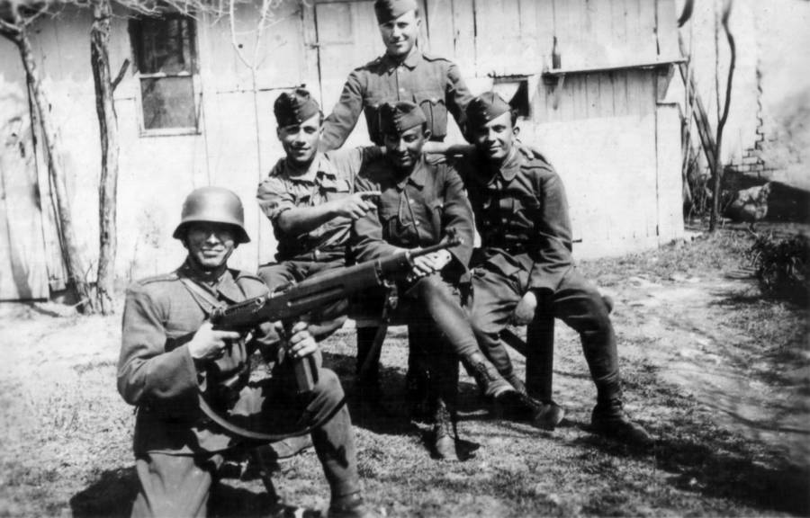 21 World War II Myths The History Books Need To Stop Preaching   Hungarian Soldiers 