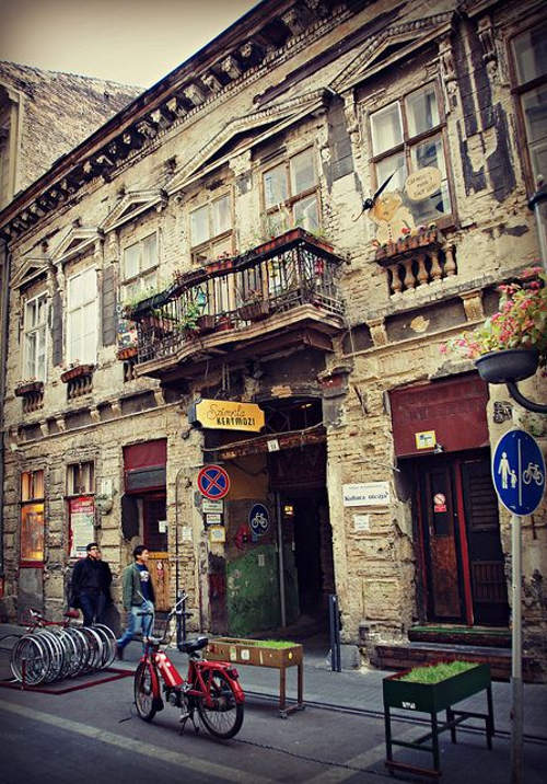 More Ruin Bars In Budapest
