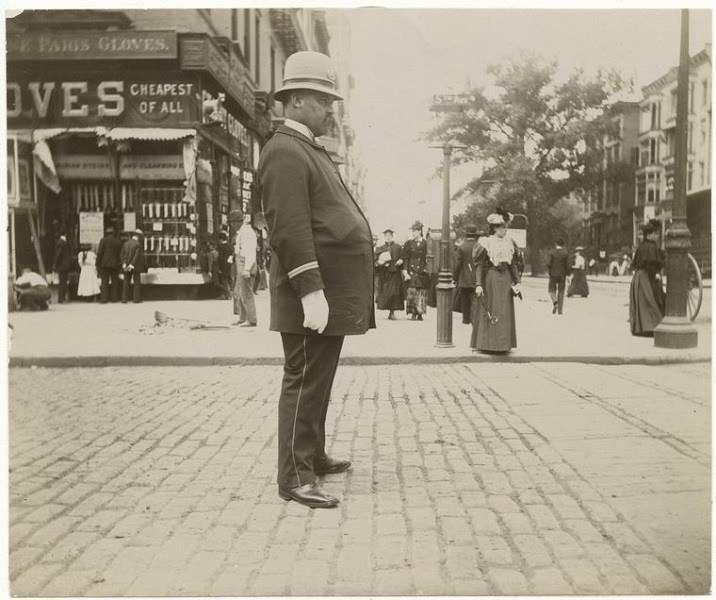 15 Fascinating New York City Street Scenes From 1896