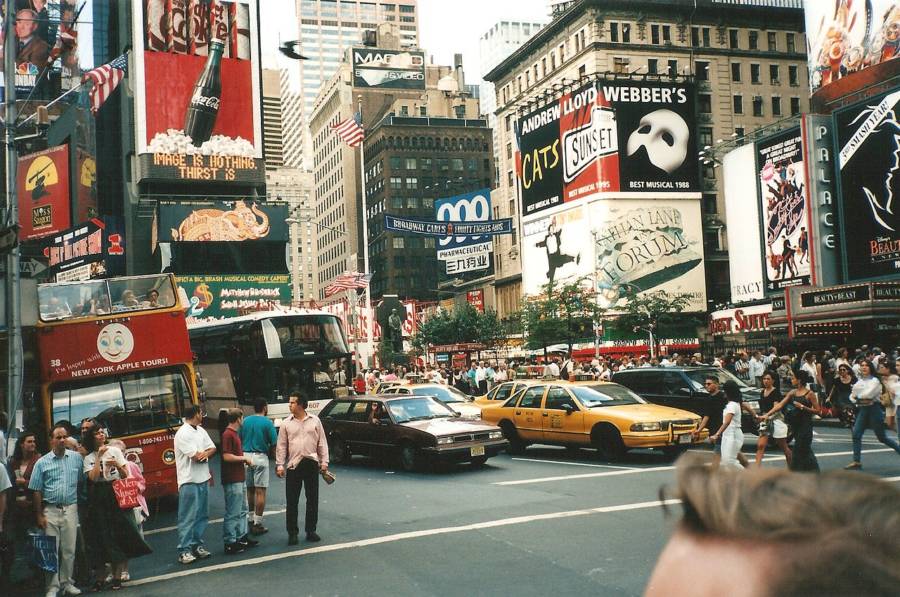 1990s New York Photos: 51 Images Of A City On The Brink