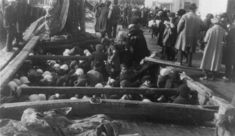 Armenian Genocide Photos That Reveal The Forgotten Holocaust   Crowds Headed For Greece 