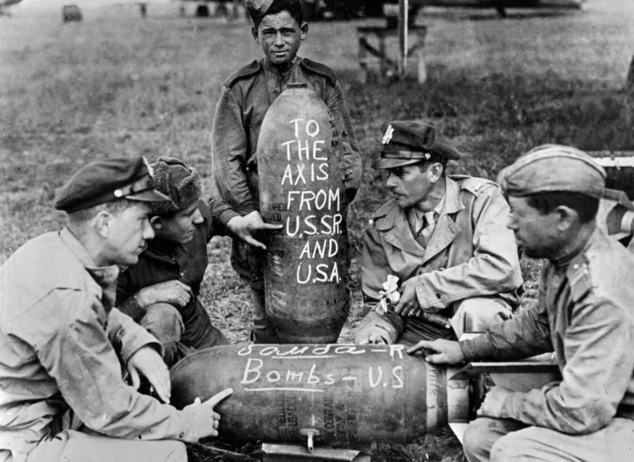 66 Iconic World War 2 Photos That Bring History To Life 66-iconic-world-war-2-photos-that-bring-history-to-life