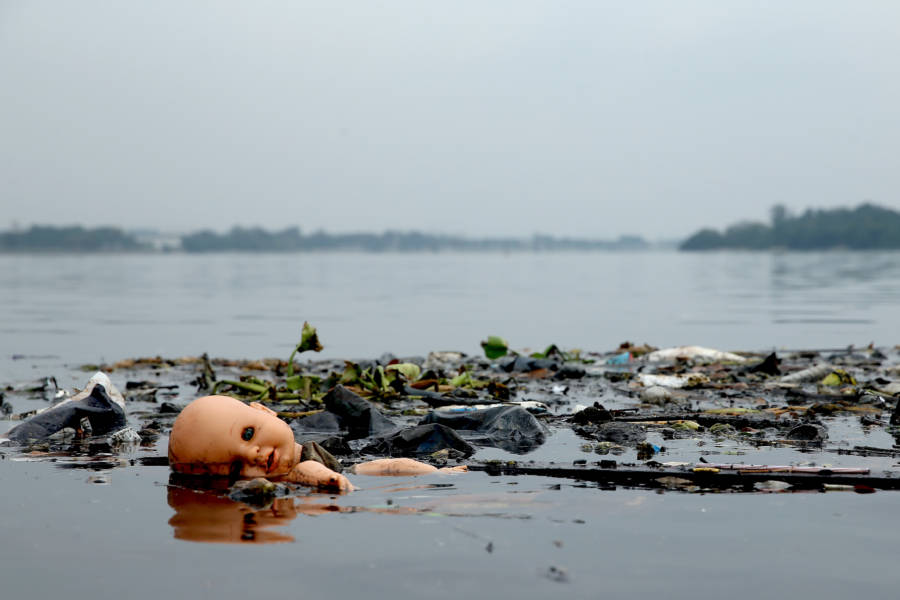 Rio Pollution Doll Floating