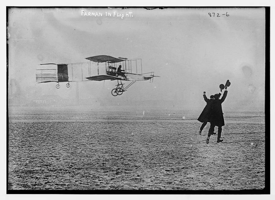 Farman Onlookers