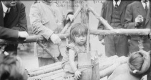Filipino Baby Onlookers