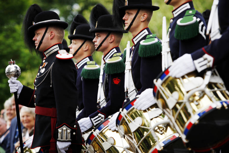 Kings Guard Norway Knighthood Edinburgh Zoo