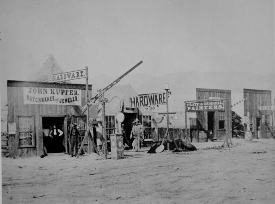 American Frontier 48 Historic Photos Of Life In The Real "Wild West"