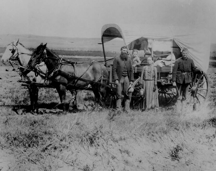 American Frontier: 48 Historic Photos Of Life In The Real Wild West