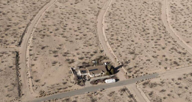 House In The Desert
