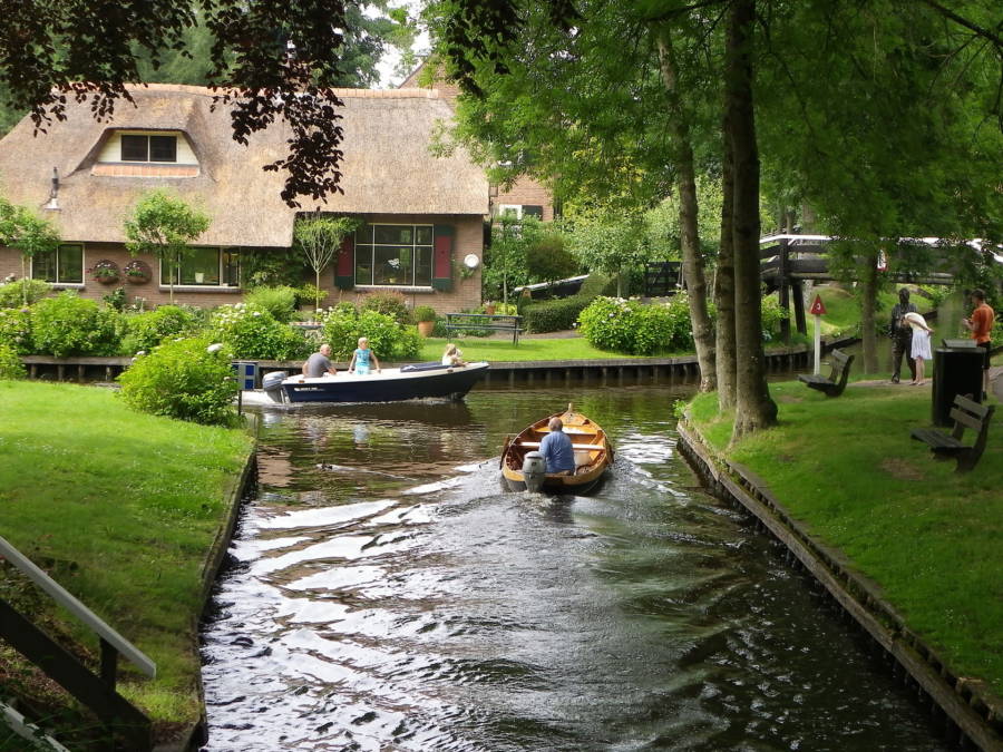 Giethoorn, Netherlands: The Enchanting Dutch Town Without Streets