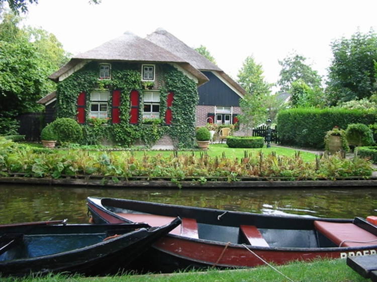 House And Boats