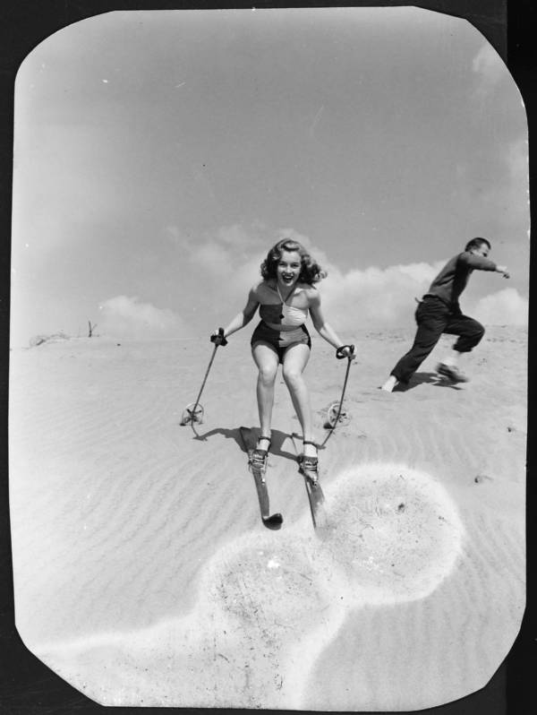 Marilyn Monroe On Skis