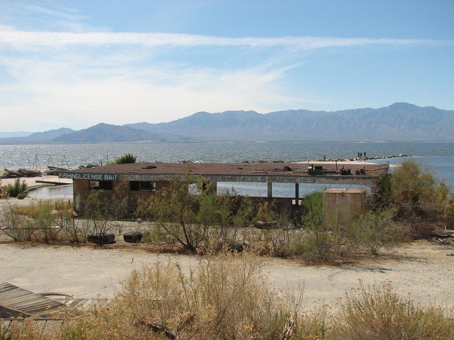 33 Astounding Photos Of The Salton Sea Then And Now