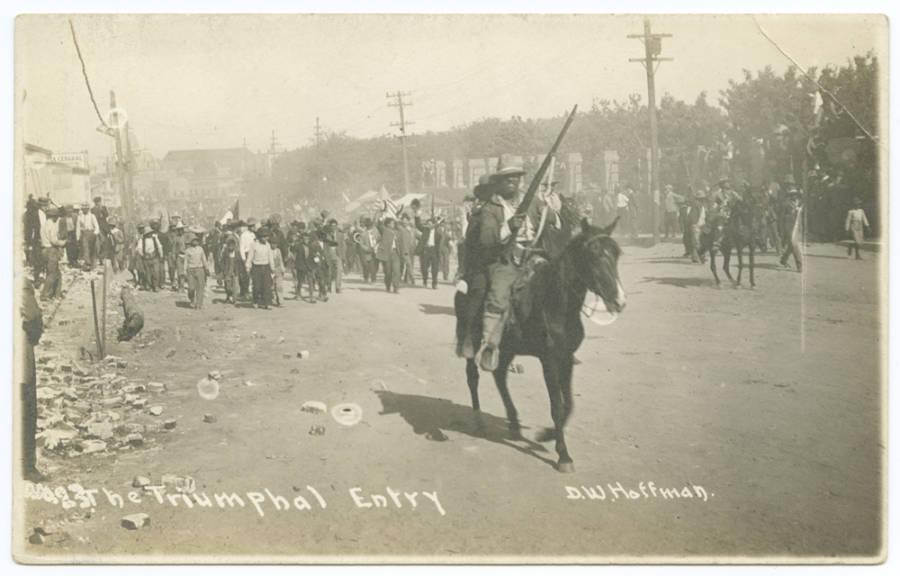 Mexican Revolution 48 Photos Of Sacrifice And Struggle   Mexican Revolution Triumphant Entrance 