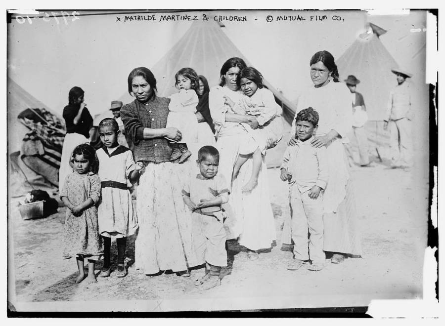 Mexican Revolution 48 Photos Of Sacrifice And Struggle   Refugee Family In Texas 