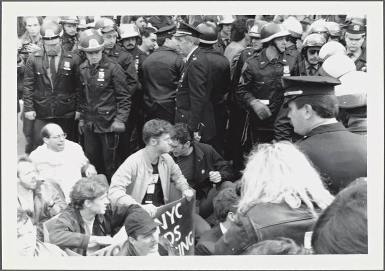 Airs Protesters With Police