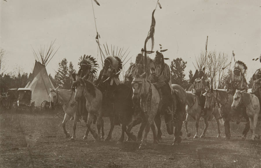 Crow Tribe: 50 Historic Photos From The Dying Days Of The Wild West