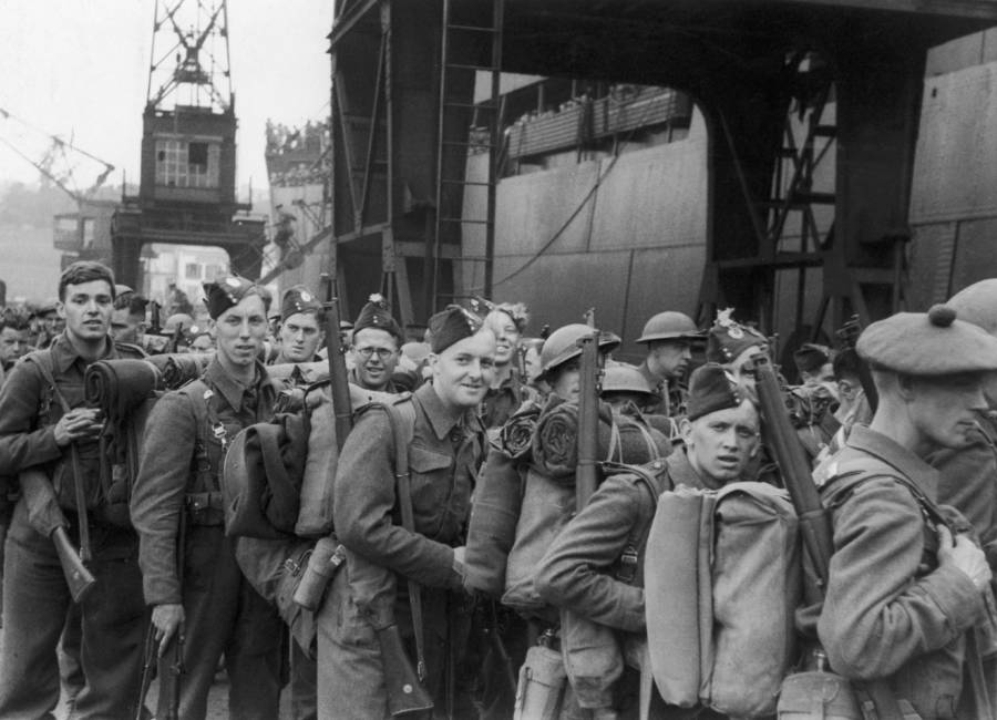 Dunkirk Evacuation: 33 Dramatic Photos Of The World War II Miracle