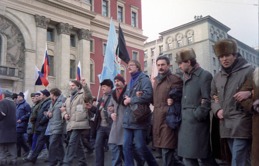 The Fall Of The Soviet Union In Rarely Seen Photographs