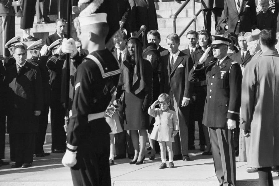 39 Rarely Seen Kennedy Assassination Photos That Capture The Tragedy Of ...