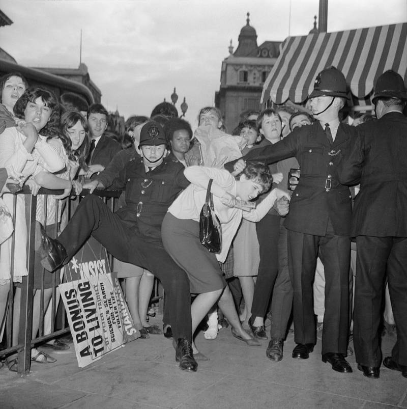 Beatlemania: 29 Photos Of The Madness That Swept 1960s America