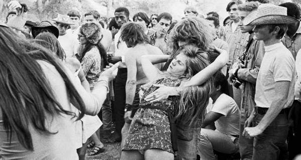 Hippie Photos: 39 Images From The Height Of The 1960s