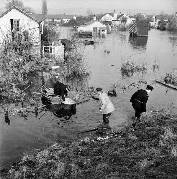 21 Devastating Photos Of The North Sea Flood Of 1953